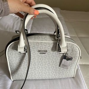 Guess crossbody